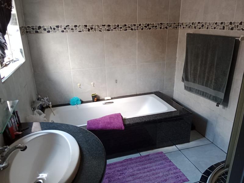 4 Bedroom Property for Sale in Colchester Eastern Cape